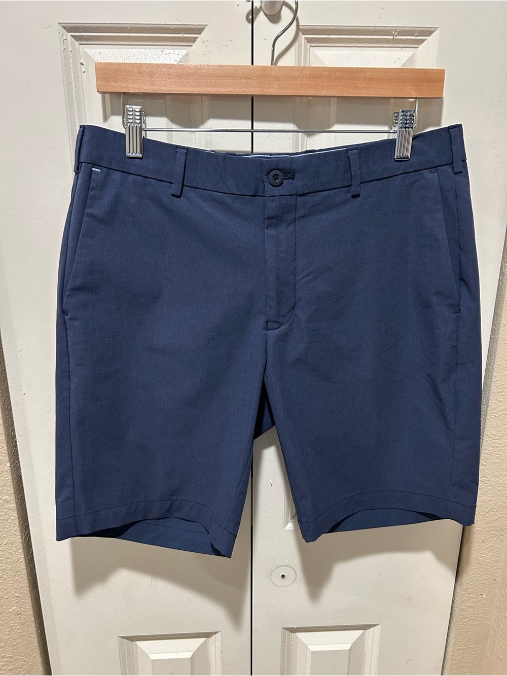 Peter Millar Surge Tailored Fit 9” Short Navy , size 32